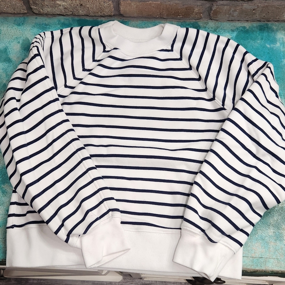 Abercrombie & Fitch Sunday Raglan Crew, Small. White & Navy. EUC.
